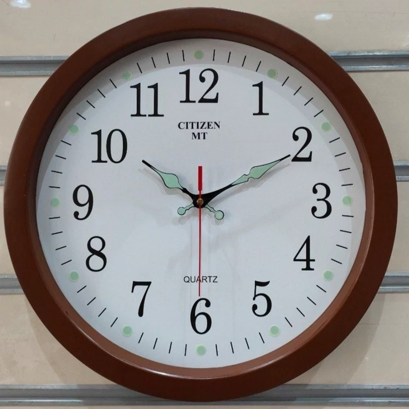 ساعت دیواری شب نما دارای رنگ بندی سایز 37 بی صدا